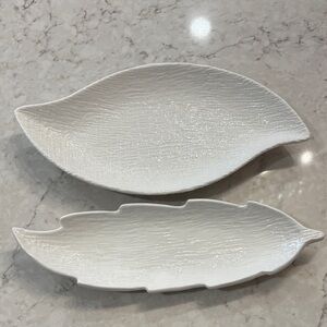 Elegant White Leaf-Shaped Serving Platters